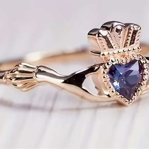 Gold and Purple Claddagh Ring with Heart Gemstone in 18k gold plating in Sz 5 - Picture 3 of 4